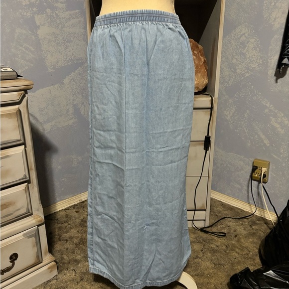 🛍Bundle sale🛍Elegant vintage Light Blue Denim Maxi Skirt small - Picture 2 of 9
